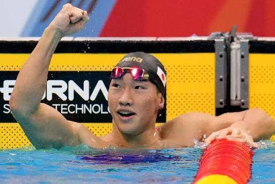 Shin Ohashi du Japon établit un record du monde du 200 mètres brasse aux Jeux Asiatiques