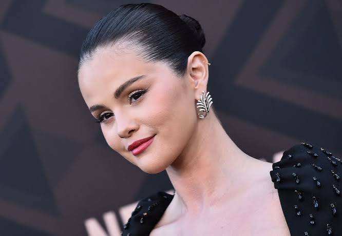 Selena Gomez vende su mansión de Encino, que perteneció a Tom Petty, por 5,4 millones de dólares