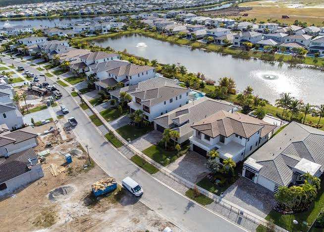 US New-Home Sales Rise to Fastest This Year as Prices Drop