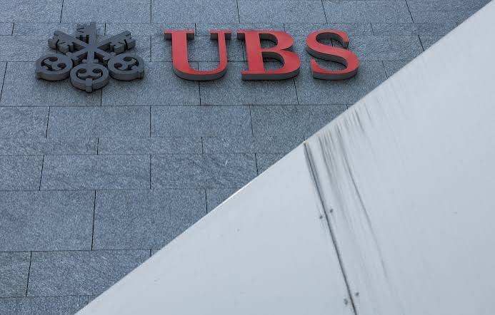 外国银行表示有兴趣与瑞银集团合并，瑞士报纸报道