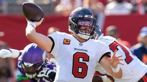 Around the NFL Buccaneers QB Baker Mayfield suffers dislocated right thumb in loss to Vikings