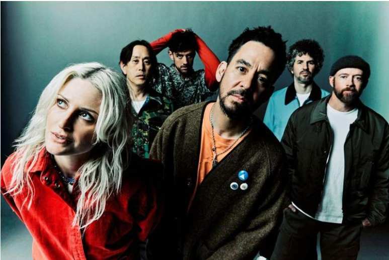Linkin Park dit que Chester Bennington serait «fier» du groupe qui poursuit son chemin