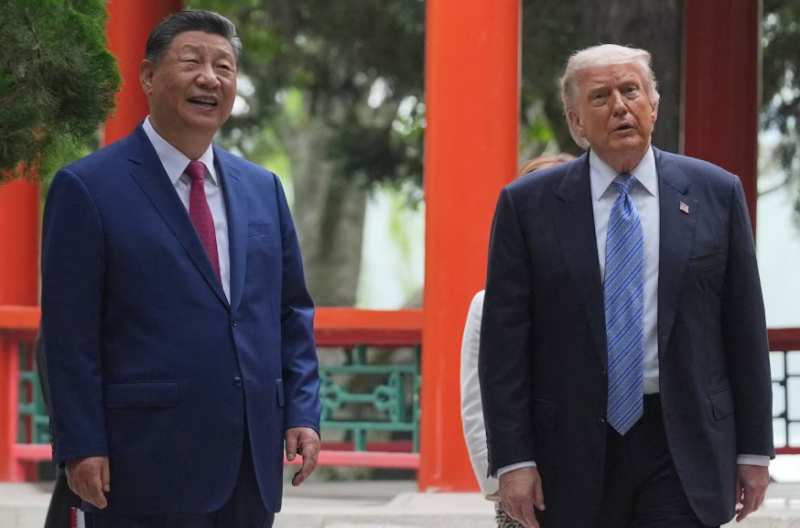 Jon Stewart critique la réunion Trump-Chine