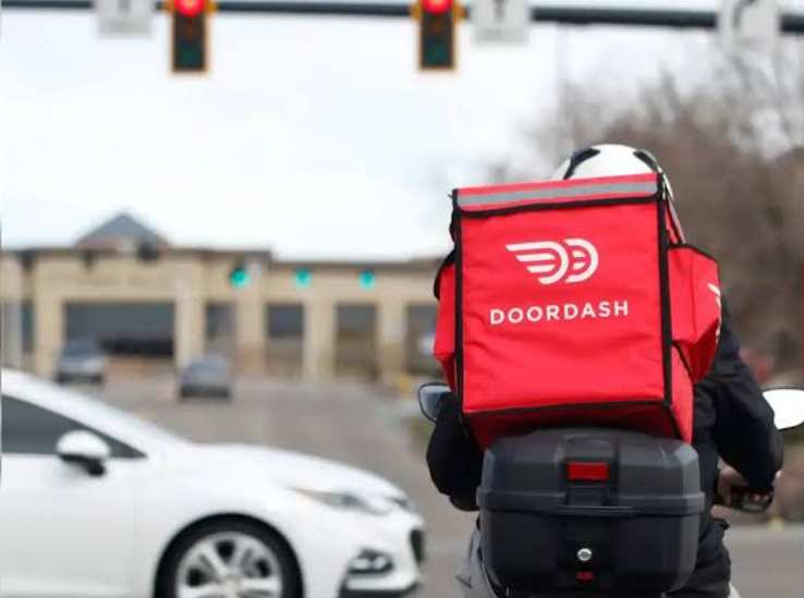 Le géant américain de la livraison de nourriture DoorDash s'étend à l'international, créant 3 000 emplois technologiques en Inde.
