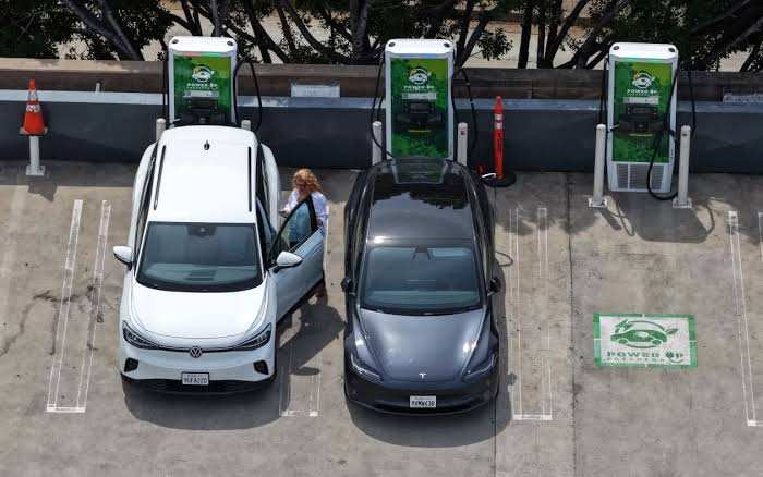 Les principaux rivaux automobiles s'unissent pour résoudre le plus grand obstacle des véhicules électriques : la recharge fiable
