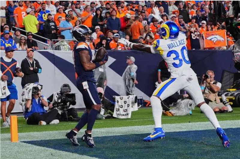 اتحاد كرة القدم الأمريكية (NFL) يعترف بخطأ في احتساب مخالفة تدخل دفاعي حاسمة في المباراة ضد رامز