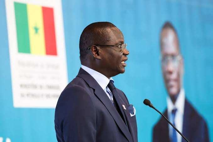 Los cortes de energía en Senegal resaltan la necesidad de adoptar el gas, dice el ministro