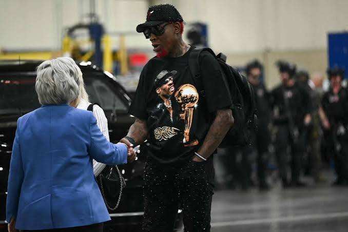 Rodman rejoint Trump alors qu'il envisage une rencontre avec Kim de Corée du Nord