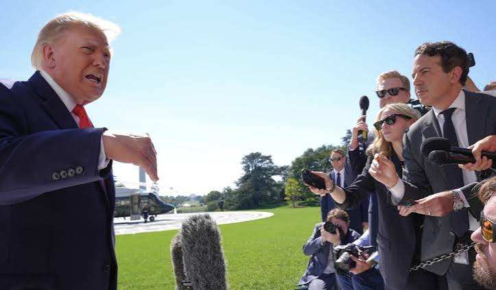 Trump promet que la guerre en Iran prendra fin "juste après l'élection" ou plus tôt, alors que 9 000 soldats se dirigent vers le Moyen-Orient