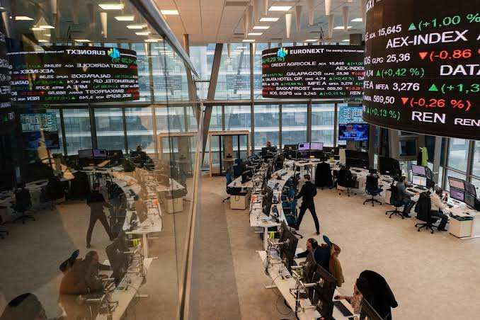 همسات مخاطر العدوى تعود إلى سوق السندات الأوروبية