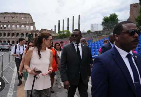 Le maire Brandon Johnson, le Département de l'Environnement lancent le Chicago Youth Climate Action Fund