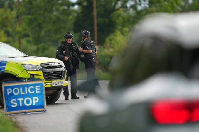 Policía antiterrorista del Reino Unido realiza séptima detención en la investigación de RAF Fairford