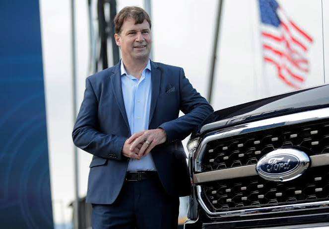 CEO de Ford dice que 'es nuestra responsabilidad' asegurarse de que se vendan autos asequibles en EE. UU.
