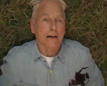 جيبس، الذي يؤديه مارك هارمون، يتعرض لإطلاق نار في "NCIS: Origins". كيف يستمر قلبه البطولي بالنبض