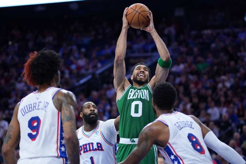 Celtics Outshine Shorthanded 76ers in Blowout