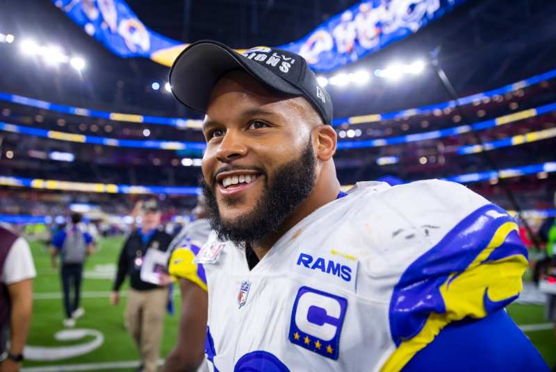 Rams Re unite with Aaron Donald Ahead of