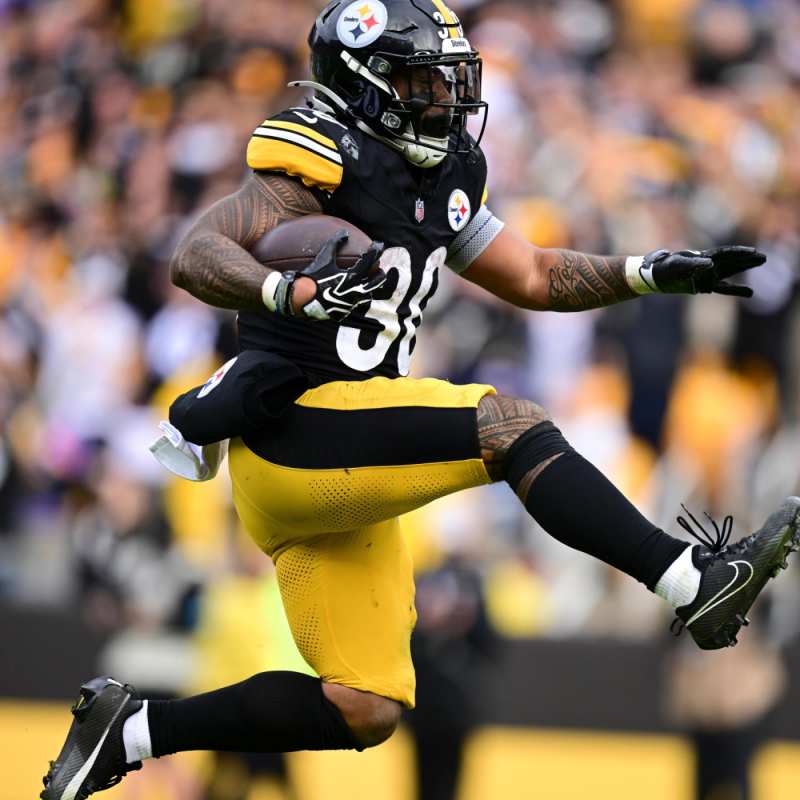 Warren Makes Steelers History With Dual 50 Yard