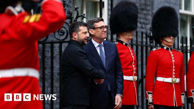 Burnham Équilibre la Visite de Zelensky au Milieu d'un Revirement de Trump