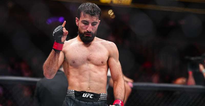 L'UFC écarte Farid Basharat, poids coq invaincu