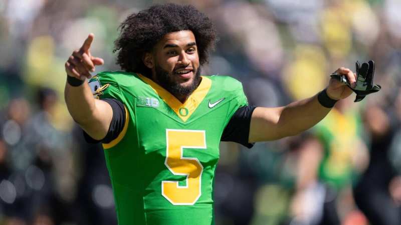 L'Oregon écarte Dante Moore contre le Nebraska