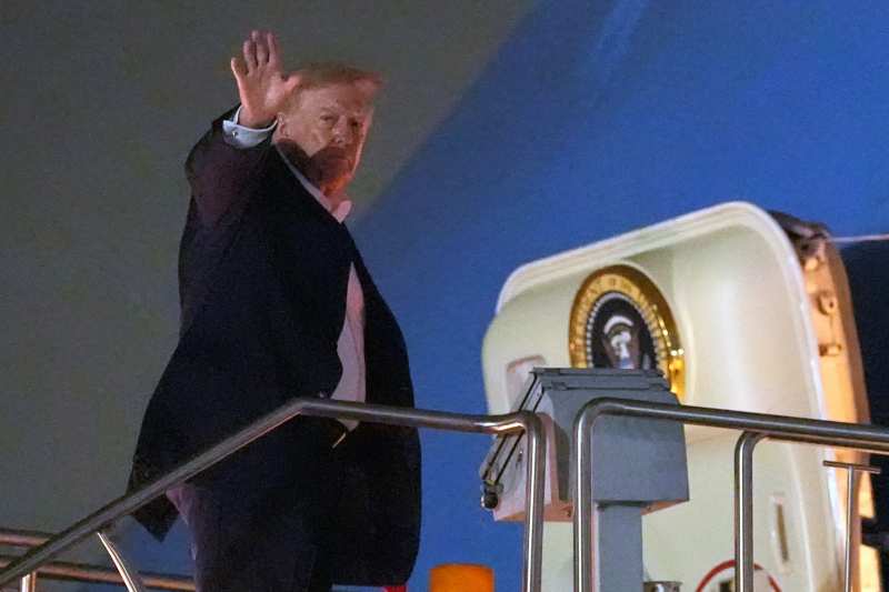 Campaña de Trump Avanza en Medio de la Incertidumbre de las Elecciones de Mitad de Período