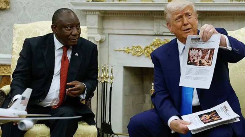 Trump apunta a refugiados afrikáners en medio de tensión global