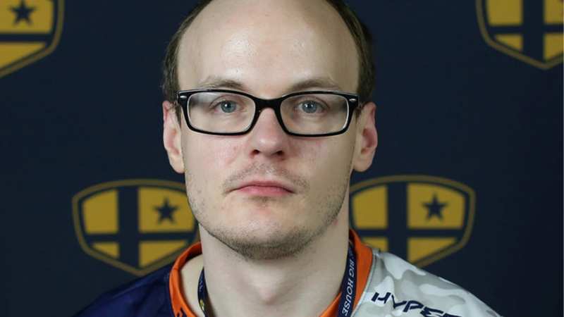 Mew2King Vetado Tras Alegaciones de Infestación de Insectos
