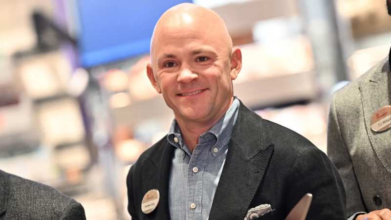 Chick fil A CEO Defends Sunday Closures