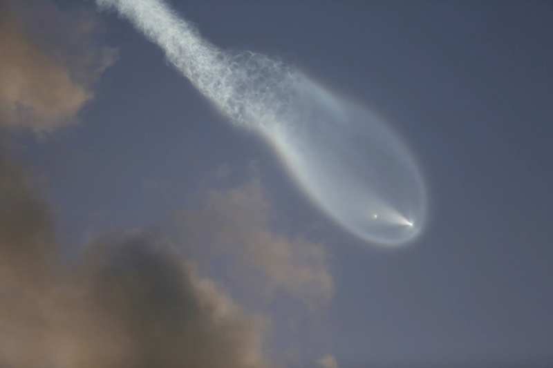 SpaceX’s Bandwagon‑5 Launch Produces Brief “Space Jellyfish” Effect