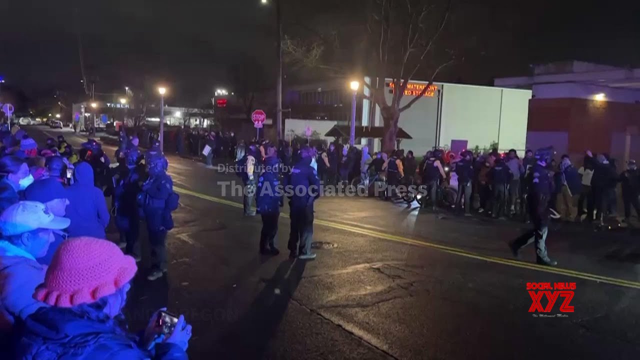 Protests in Portland after federal immigration officers shoot 2 people (Video)