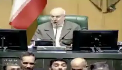 Trump advierte sobre 'opciones contundentes' mientras Irán protesta