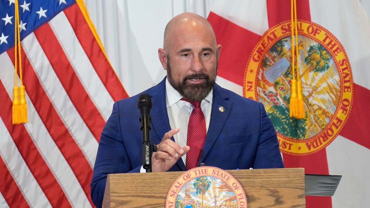 उपराज्यपाल जे कॉलिन्स ने फ्लोरिडा के गवर्नर पद के लिए दौड़ की घोषणा की