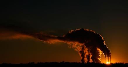 Las emisiones de gases de efecto invernadero de EE. UU. aumentan un 2.4% en 2025, revirtiendo descensos