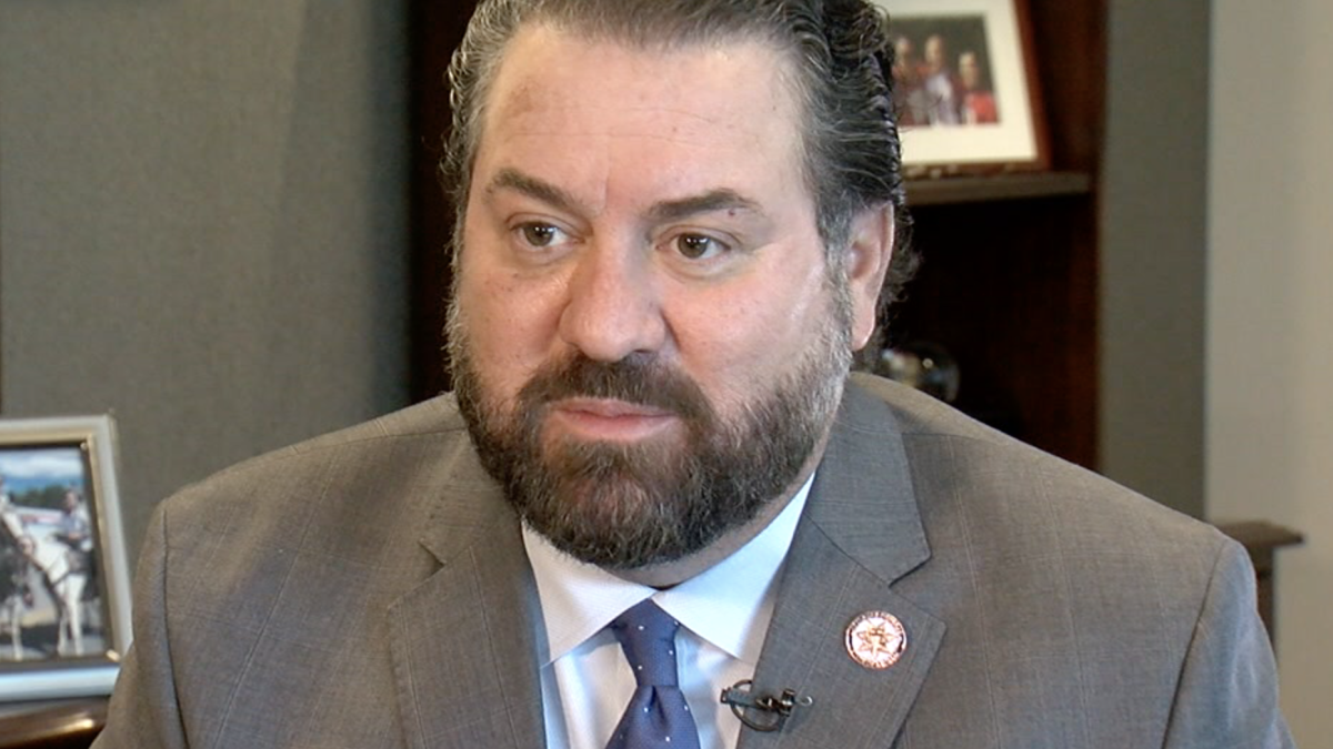 وفاة المدعي العام السابق لولاية أريزونا مارك برونوفيتش عن 59 عامًا