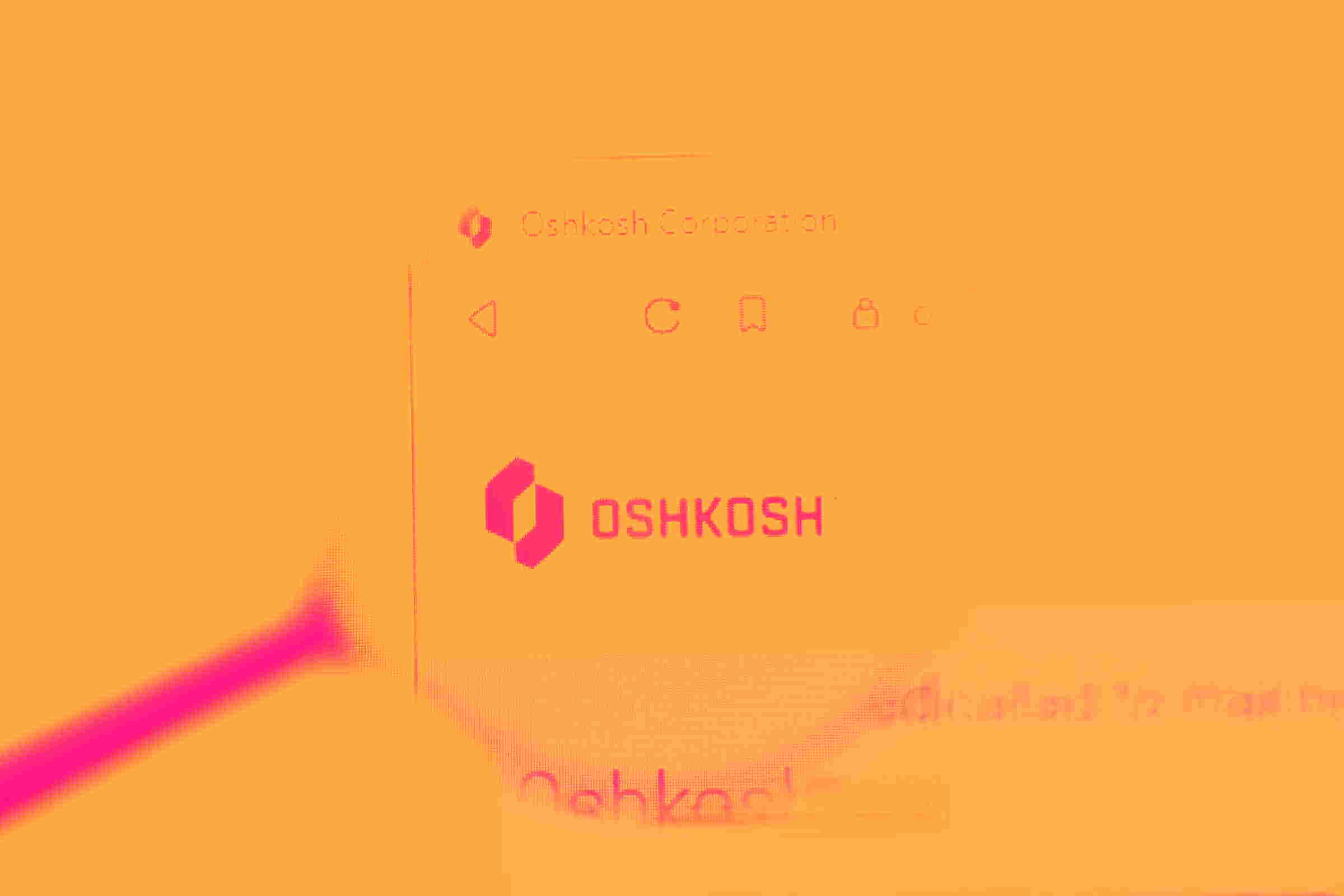 Oshkosh Reports Slight EPS Miss, Confirms Fiscal Guidance