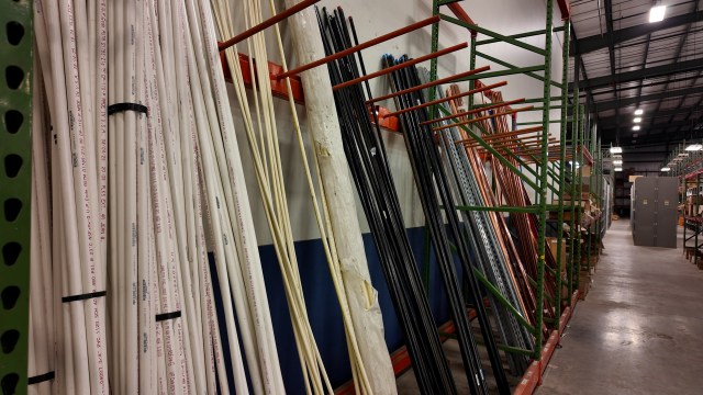 जमे हुए पाइपों के कारण पानी के नुकसान का खतरा बढ़ा