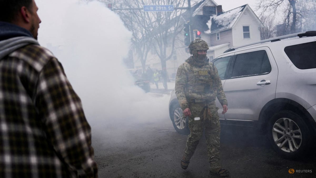 Todos los oficiales del DHS en Minneapolis recibirán cámaras corporales tras tiroteos de manifestantes