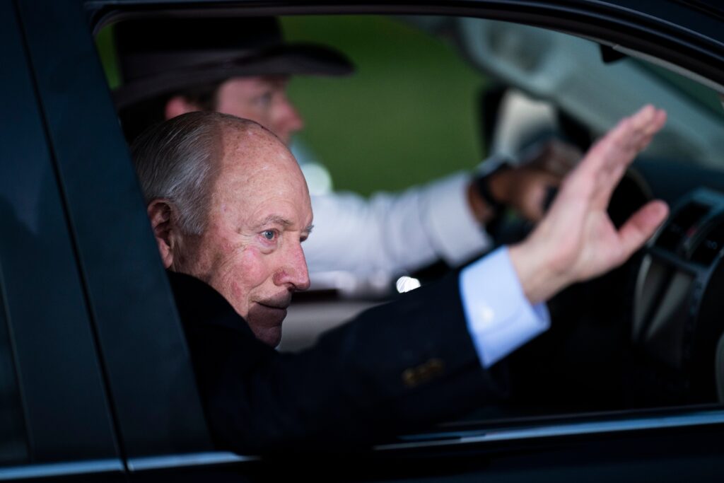 Funeral Draws Bipartisan Attendees, Notable Presidential Absence