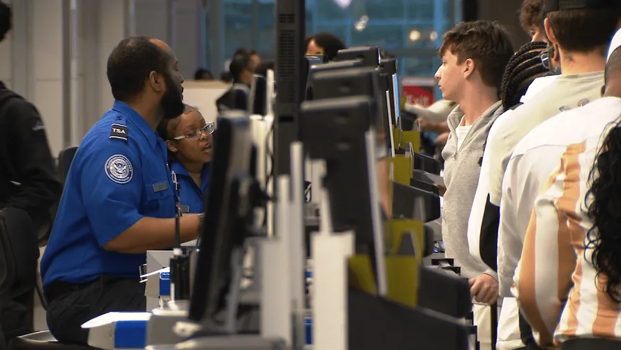 Long Security Lines Grow Amid Partial DHS Shutdown