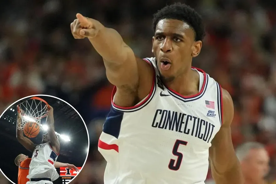 ريد يقود UConn إلى البطولة الوطنية مع فوز نصف النهائي على إلينوي