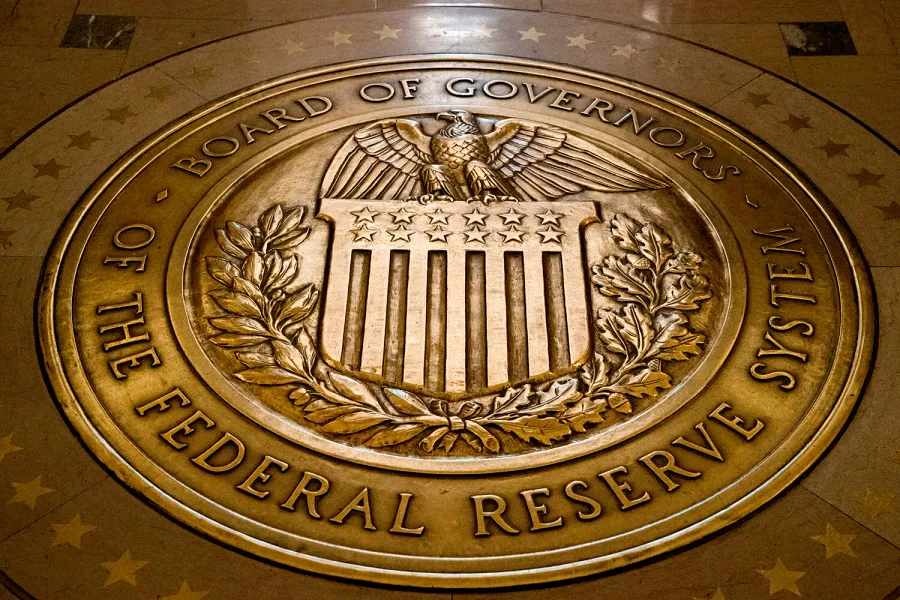الاحتياطي الفيدرالي قد يرفع أسعار الفائدة إذا استمر التضخم فوق 2%