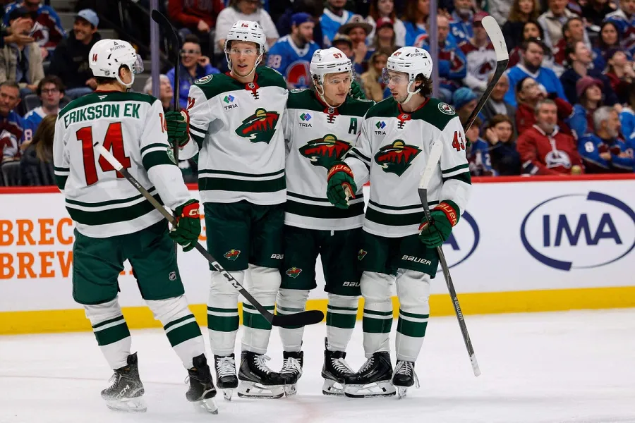 Wild rout Stars 6-1 to take Game 1 lead