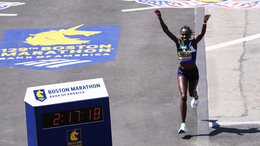 Boston runners eye fast times amid ideal conditions