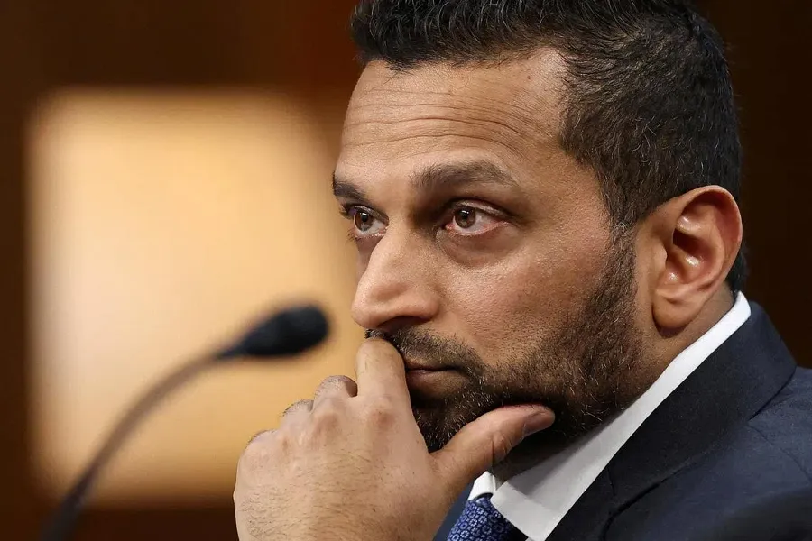 مدير FBI كاش باتيل يقاضي "ذا أتلانتيك" بتهمة التشهير