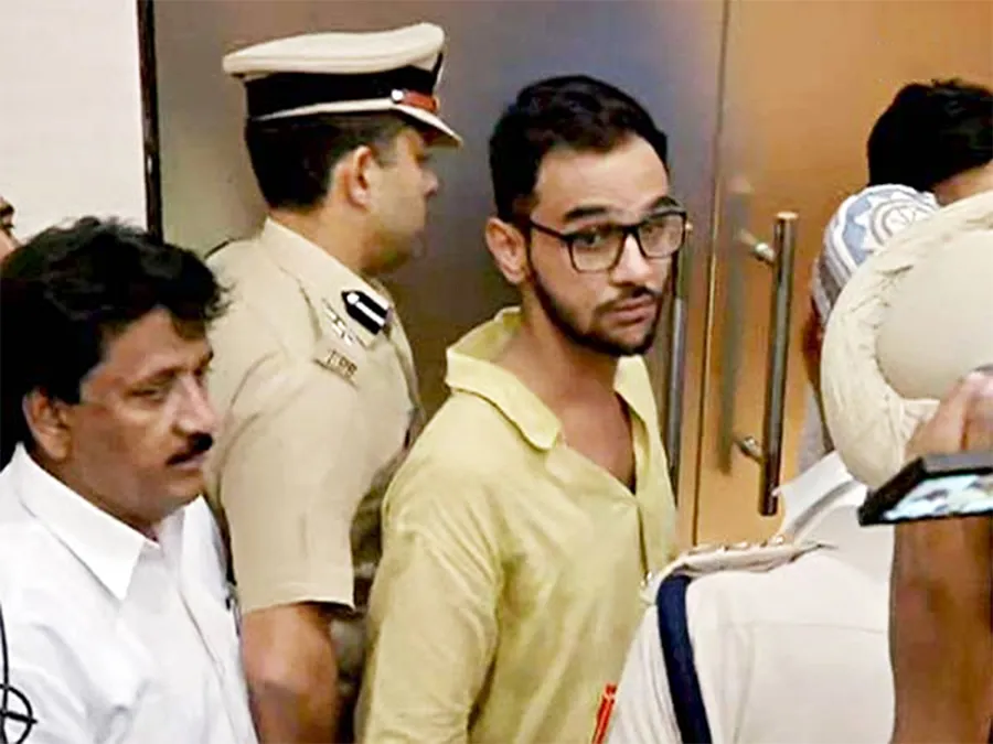 مسؤولون أمريكيون يطالبون بمحاكمة عادلة للناشط عمر خالد