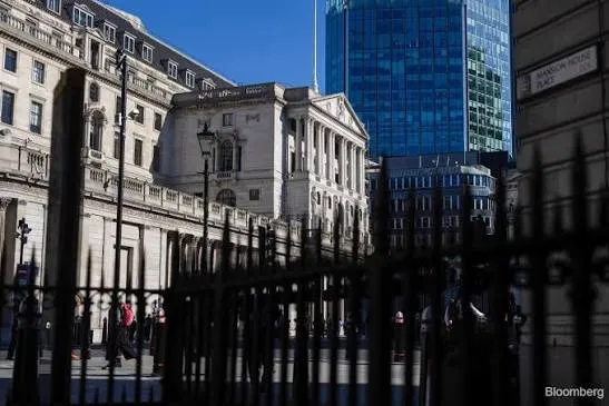 Banks rush to swap higher-risk credit assets for BoE cash