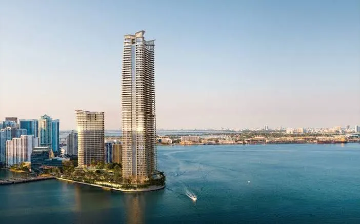 Ce condo de luxe à Brickell construira-t-il une marina sur des terres submergées appartenant à la ville ?