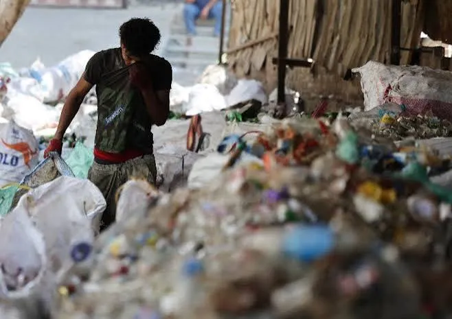 La dispute concernant les machines de recyclage met au jour la lutte pour les ordures du Caire