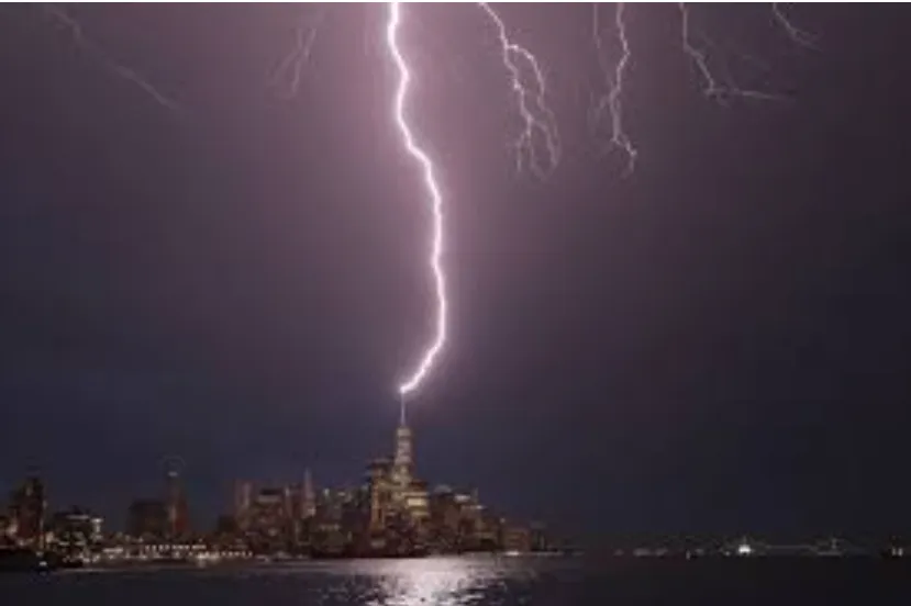 Alerte de crue éclair à New York alors que de violents orages ciblent la côte Est