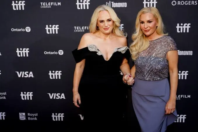 مهرجان تورنتو السينمائي 2026: فيلم ريبيل ويلسون الجديد يحتفي بقوة الفتيات بعد "عقبة" في أول ظهور إخراجي